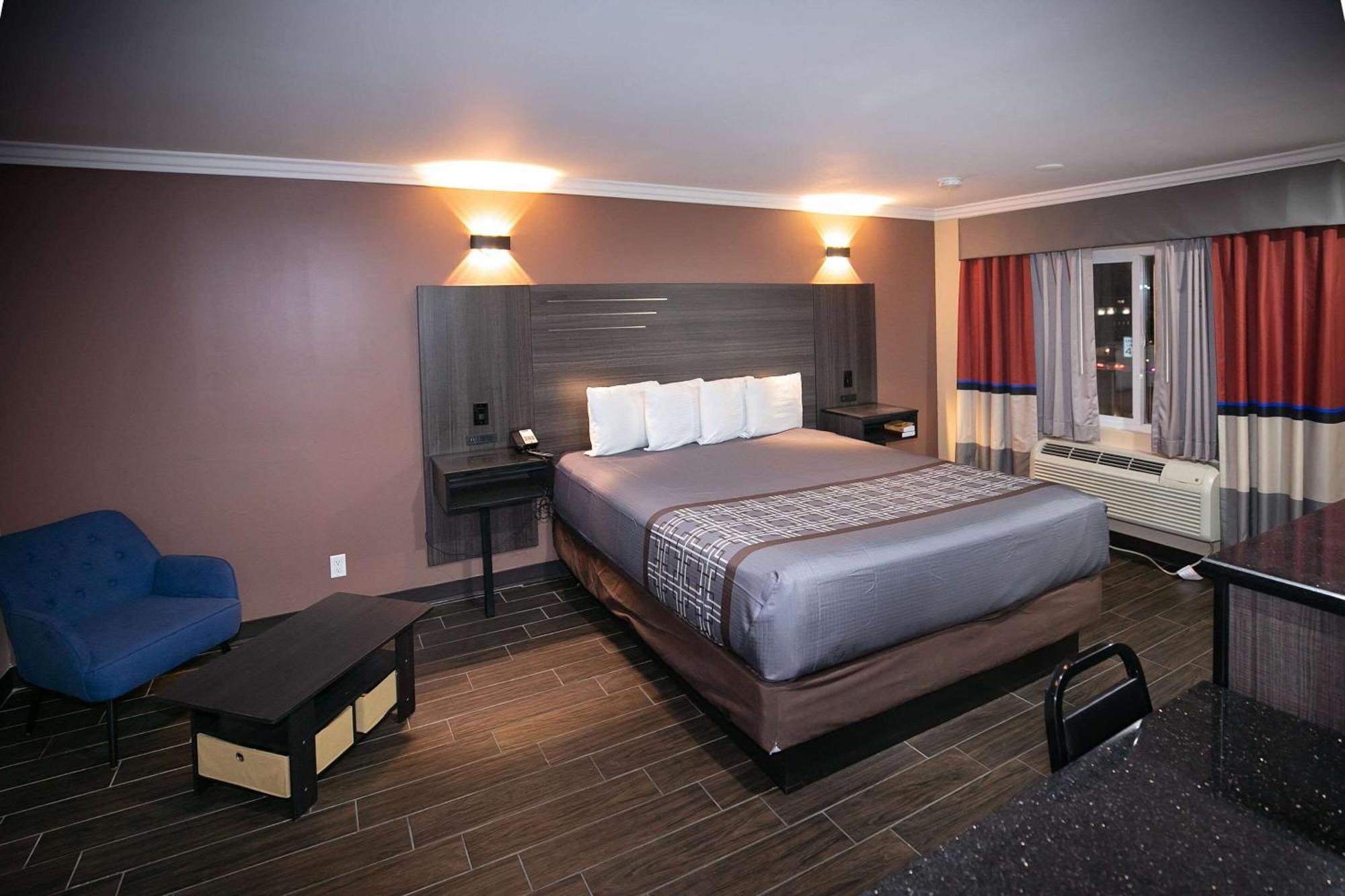 Rodeway Inn & Suites Bellflower Exterior foto
