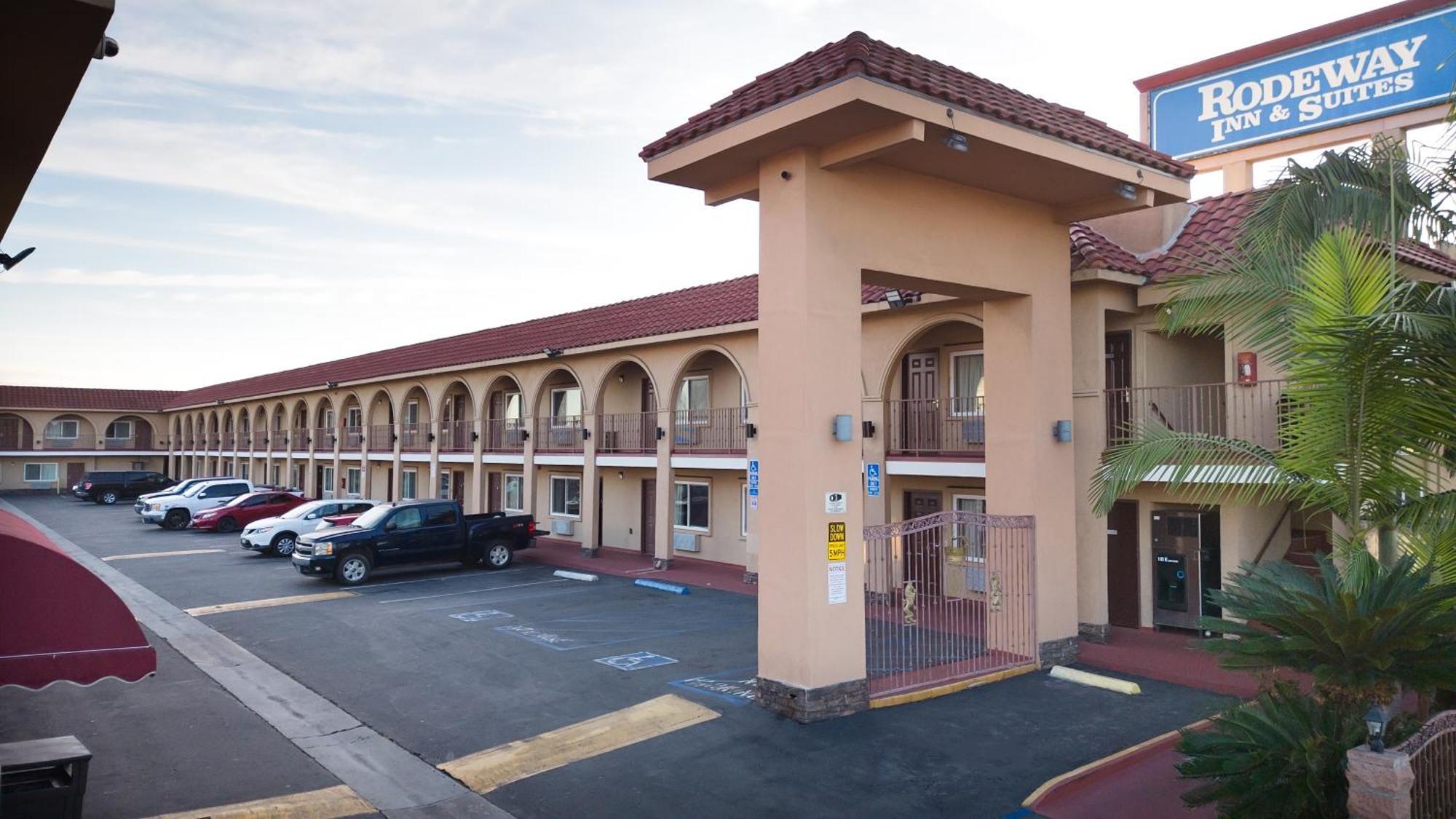 Rodeway Inn & Suites Bellflower Exterior foto